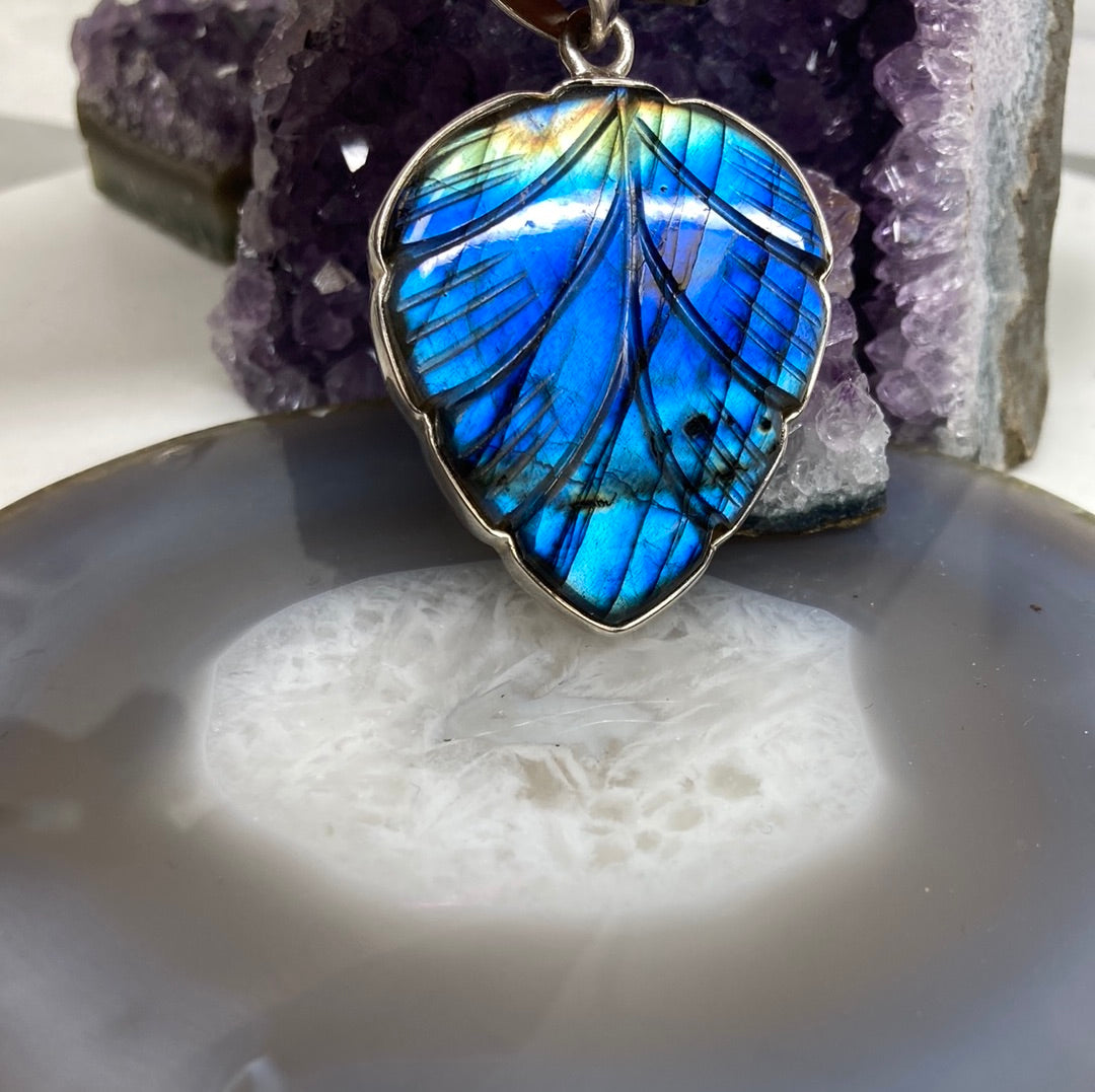 Sterling silver carved labradorite leaf design pendant
