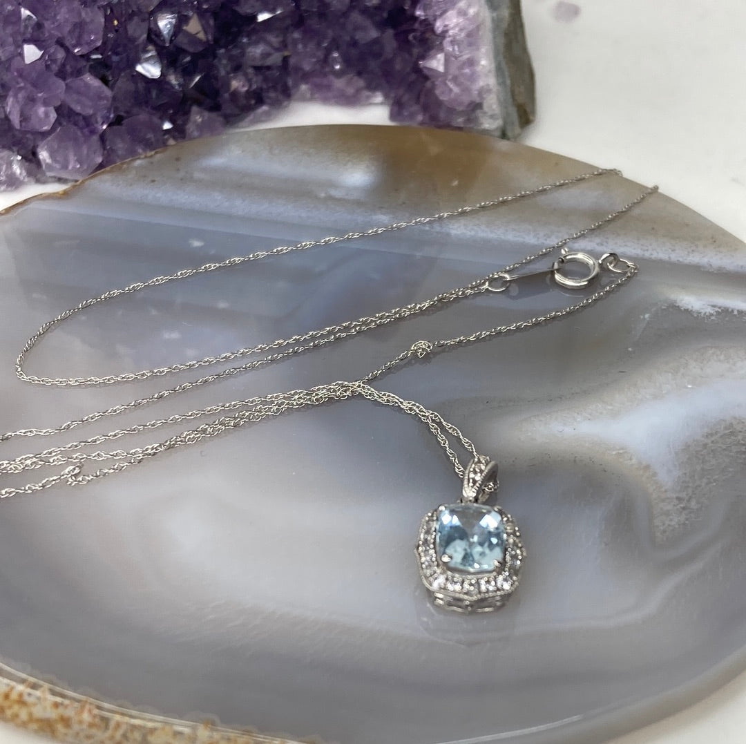 10k white gold aquamarine gemstone necklace