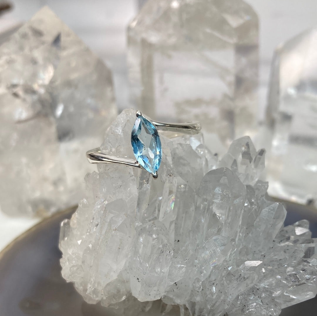 Beautiful aquamarine Sterling silver ring