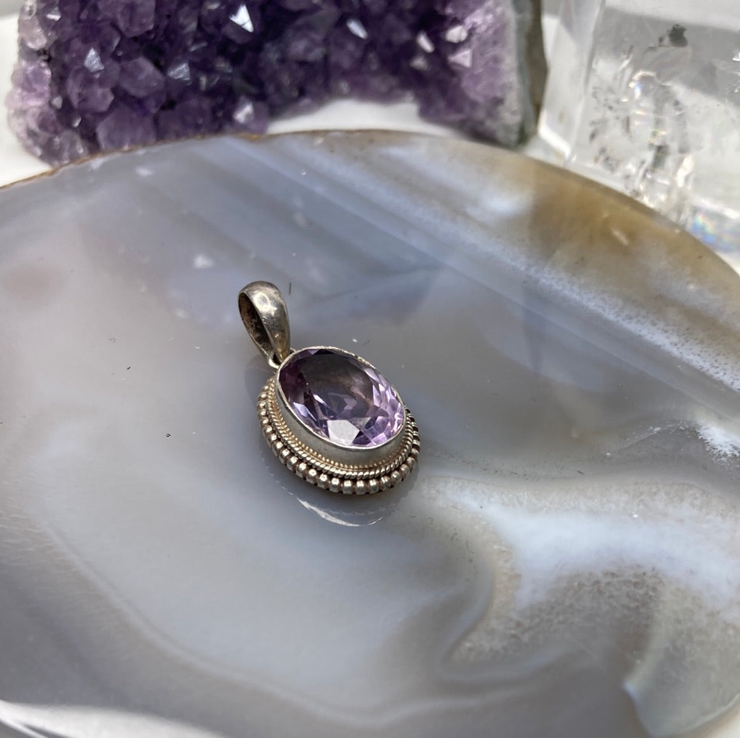 Sterling silver amethyst pendant