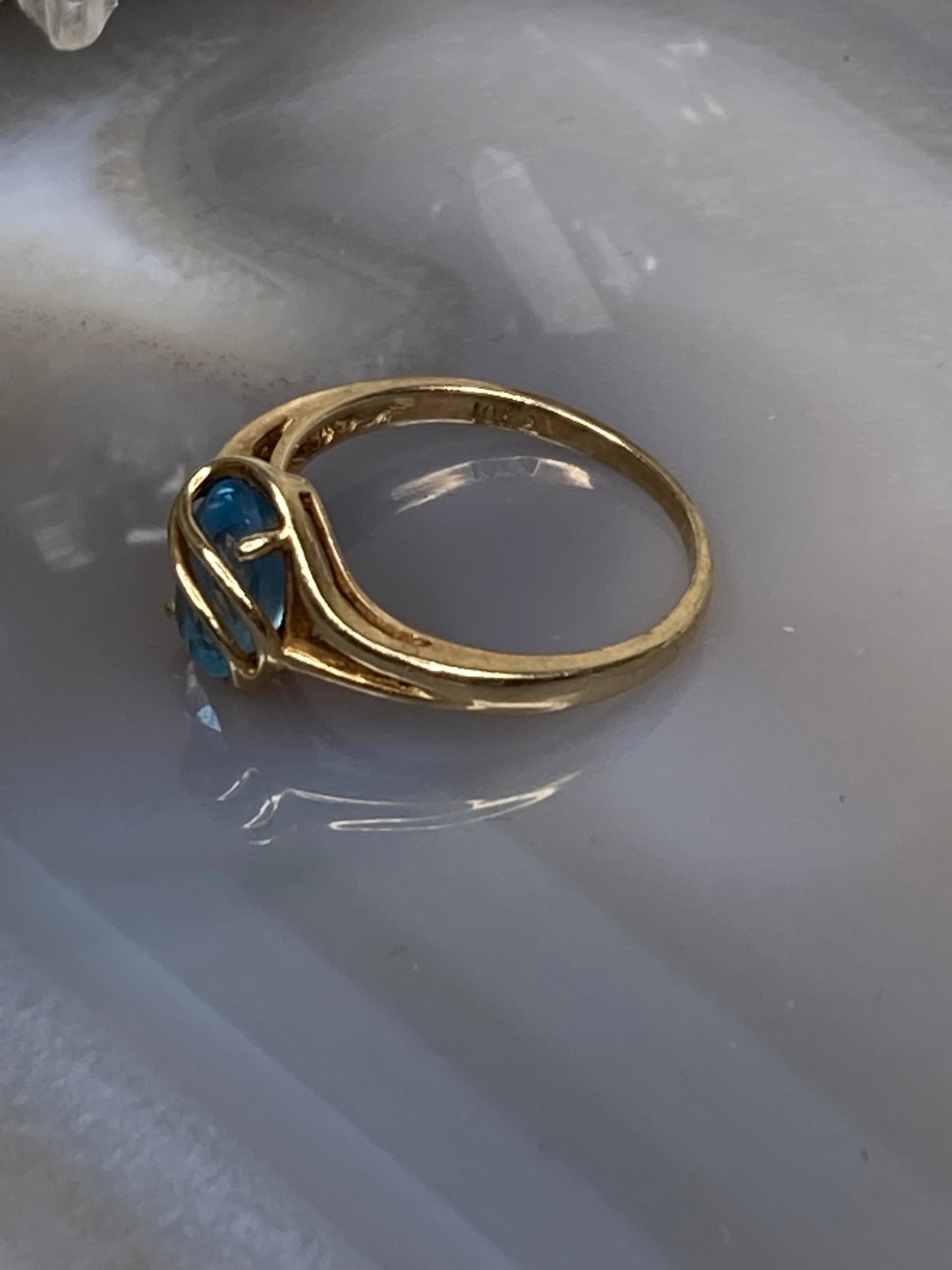10k gold aquamarine ring