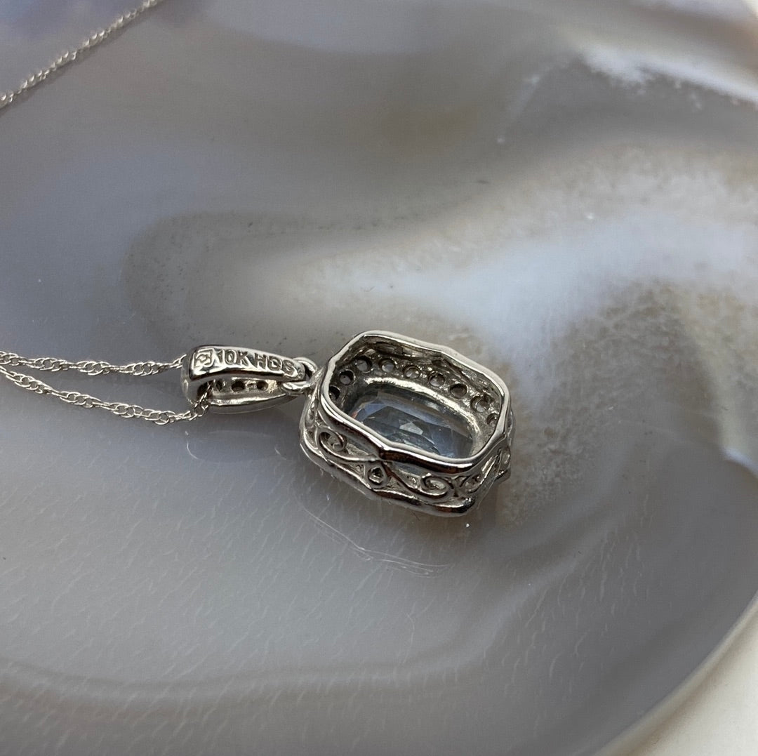 10k white gold aquamarine gemstone necklace
