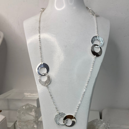 Sterling silver circle design necklace