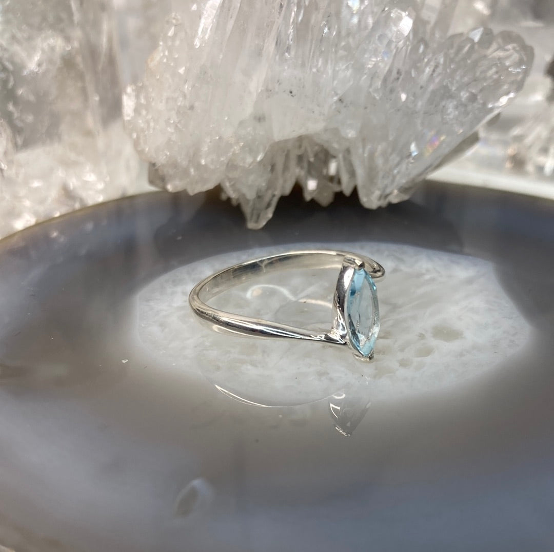 Beautiful aquamarine Sterling silver ring